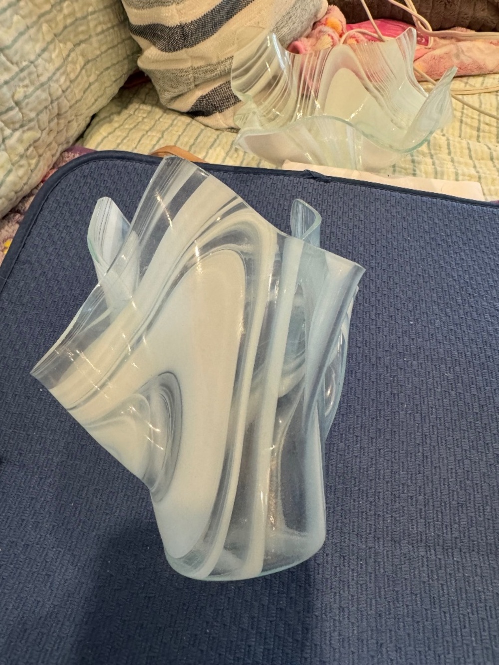 EUC White & Clear Murano-Style Art Glass Handkerchief Vase